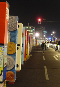 Mauerfall Berlin- Dominosteinmauer - mur de dominos